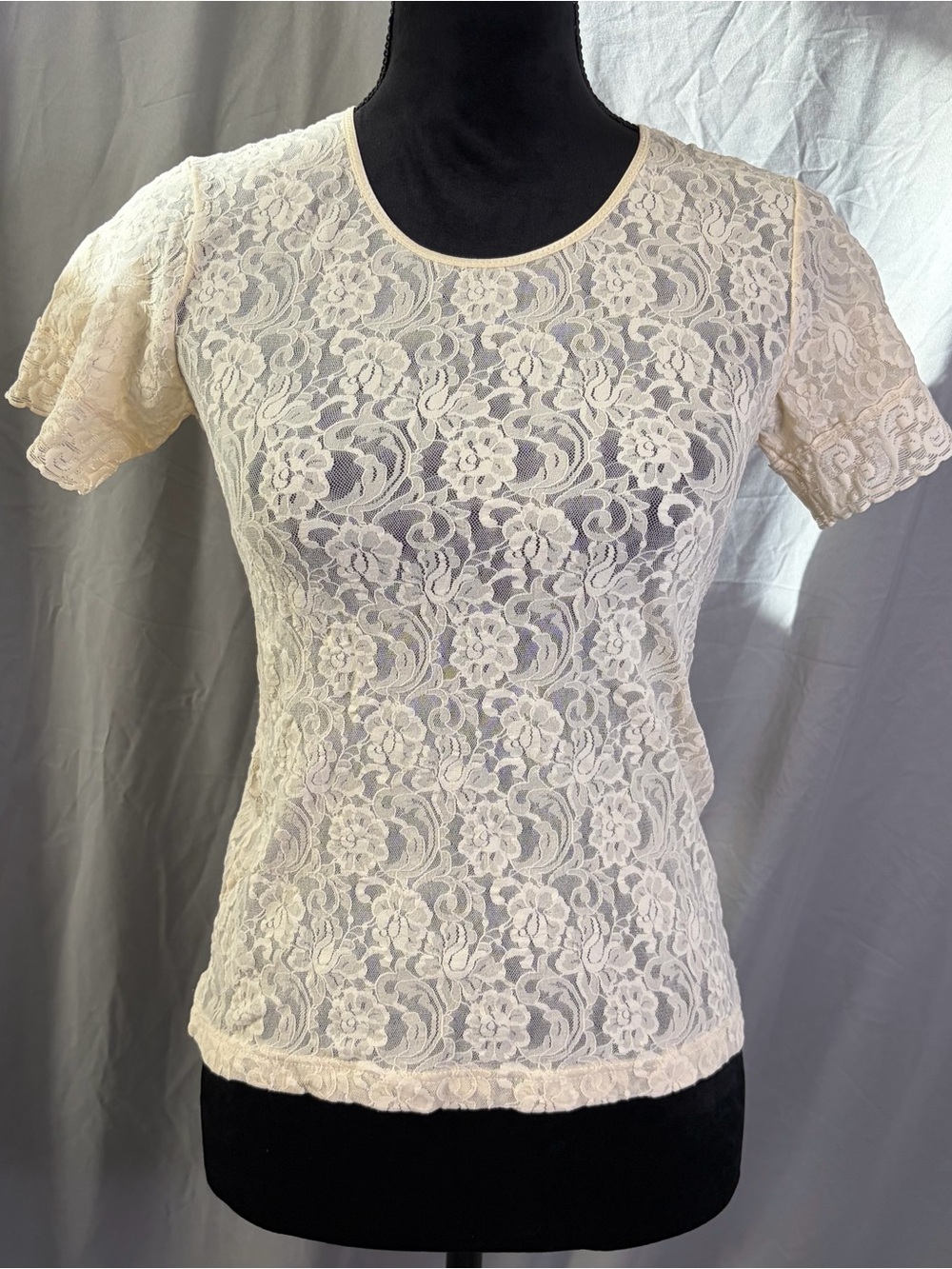 Floral Lace Short Sleeve Top in Cream